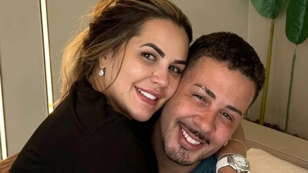 Carlinhos Maia assume saudade e se emociona ao lembrar de Deolane Bezerra