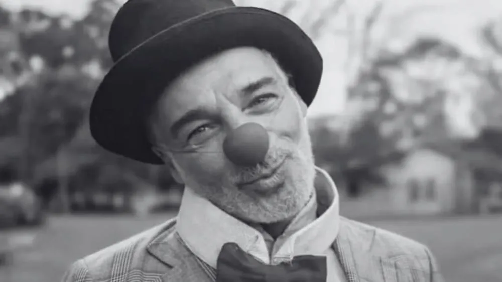 Morre o ator e palhaço Carlos Cesare, que interpretou Pablo no 'Qual É a Música?'