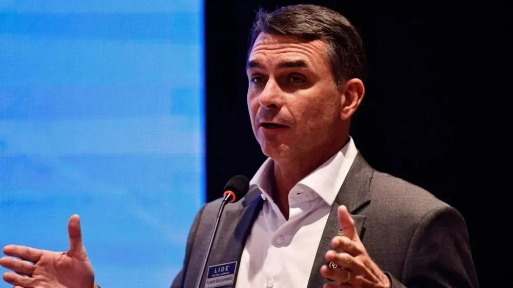 Para Flávio, corrupção do INSS chegou ao gabinete de Lula; você concorda?