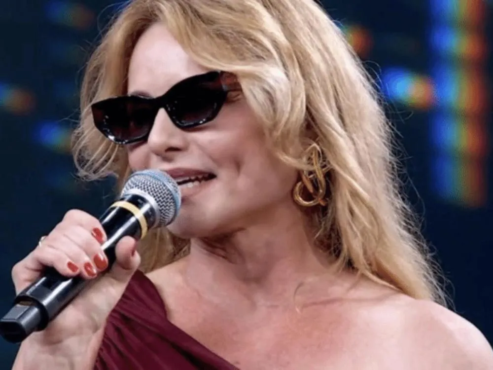 Rita Guedes revela motivo de usar óculos na 'Dança dos Famosos' após complicação em cirurgia
