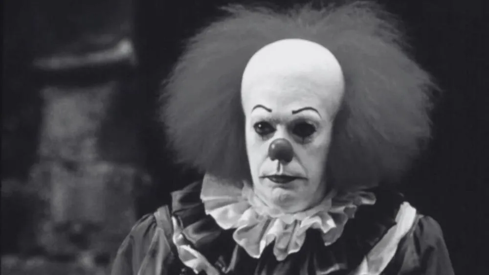 Morre Tim Curry, ator que deu vida a vilões icônicos nos anos 80