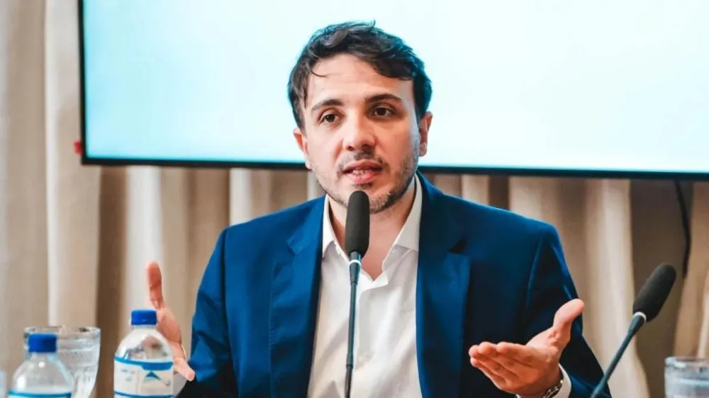 “Ilegal, autoritária e ilícita”, afirma ex-juiz sobre decisão do TSE contra Renan Santos