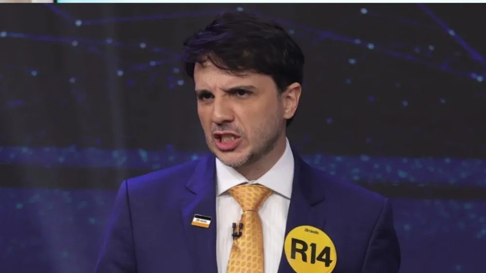 Instagram e Youtube retiram contas de Renan Santos do ar no Brasil
