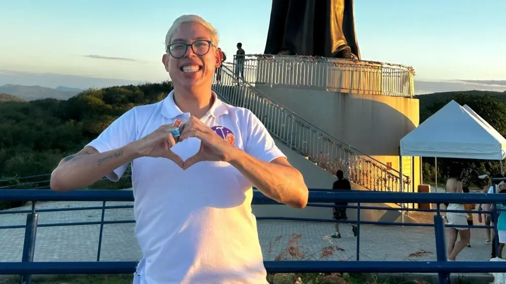 Influencer que subiu a rampa com Lula diz ter sido 'expulso' pelo PT: “Soltaram minha mão”