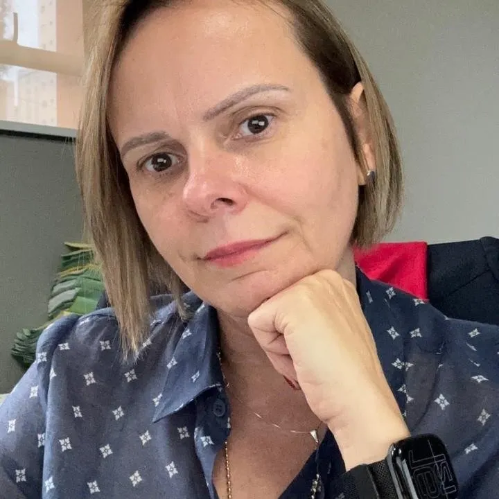 Delegada à frente do Caso Deolane relata nova ameaça de morte: “Você vai de 'Vasco'”