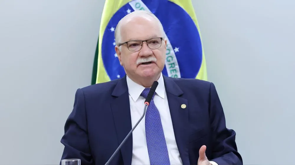 Fachin retira acusações de Moraes contra Mendonça no Inquérito das Fake News