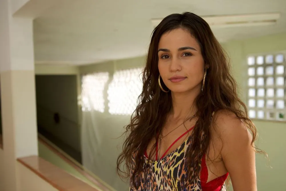 Nanda Costa muda nome artístico por motivo inusitado: “Estou botando fé”