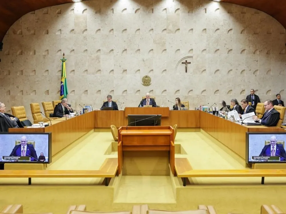 Julgamento que define futuro de investigação de Moraes atrai mais de 590 mil pessoas em transmissões no YouTube