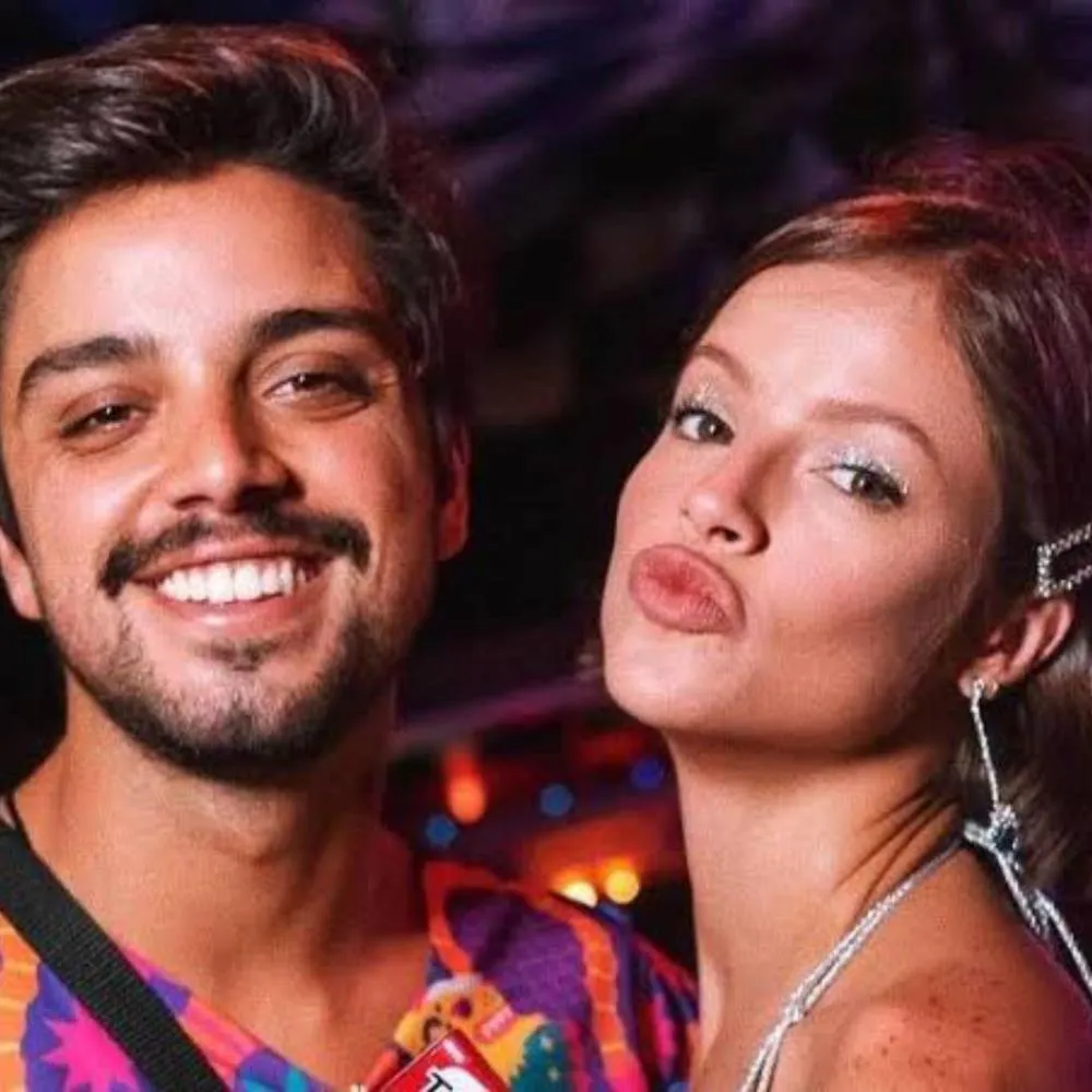 Internautas apontam que relacionamento de Agatha Moreira e Rodrigo Simas é de fachada e atriz rebate: “Impressionante”