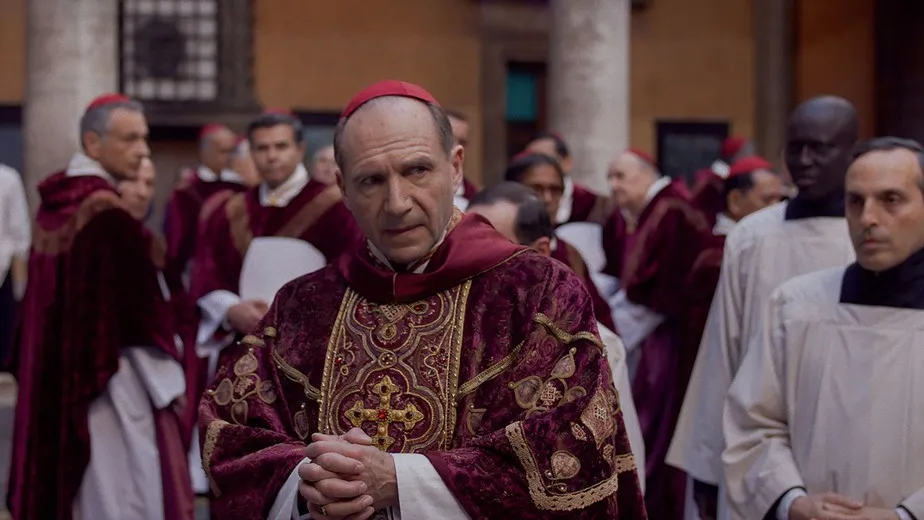 “Conclave”: o Vaticano passado a limpo