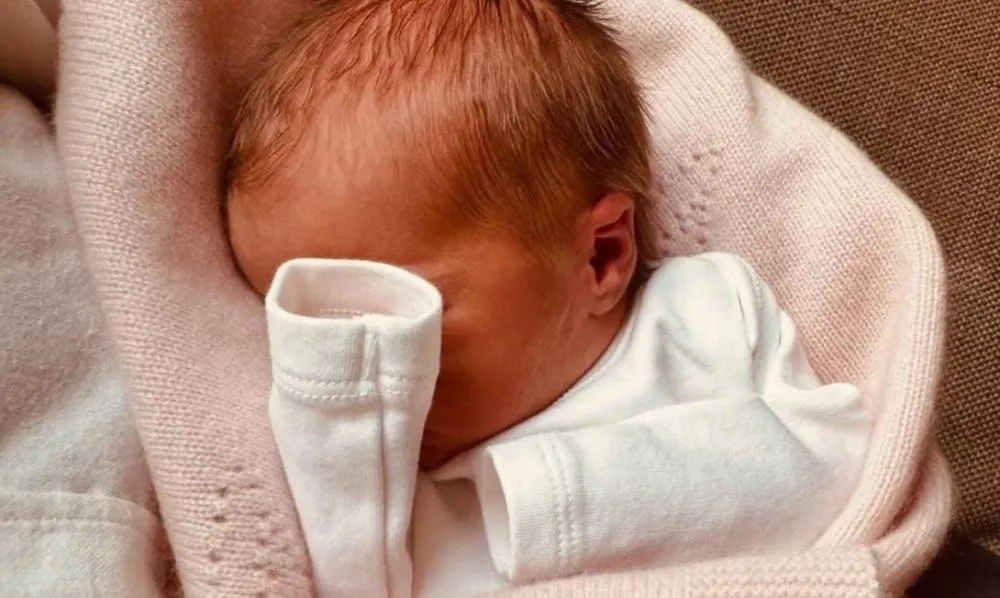 Princesa Beatrice do Reino Unido anuncia o nascimento de sua filha, Athena Elizabeth Rose