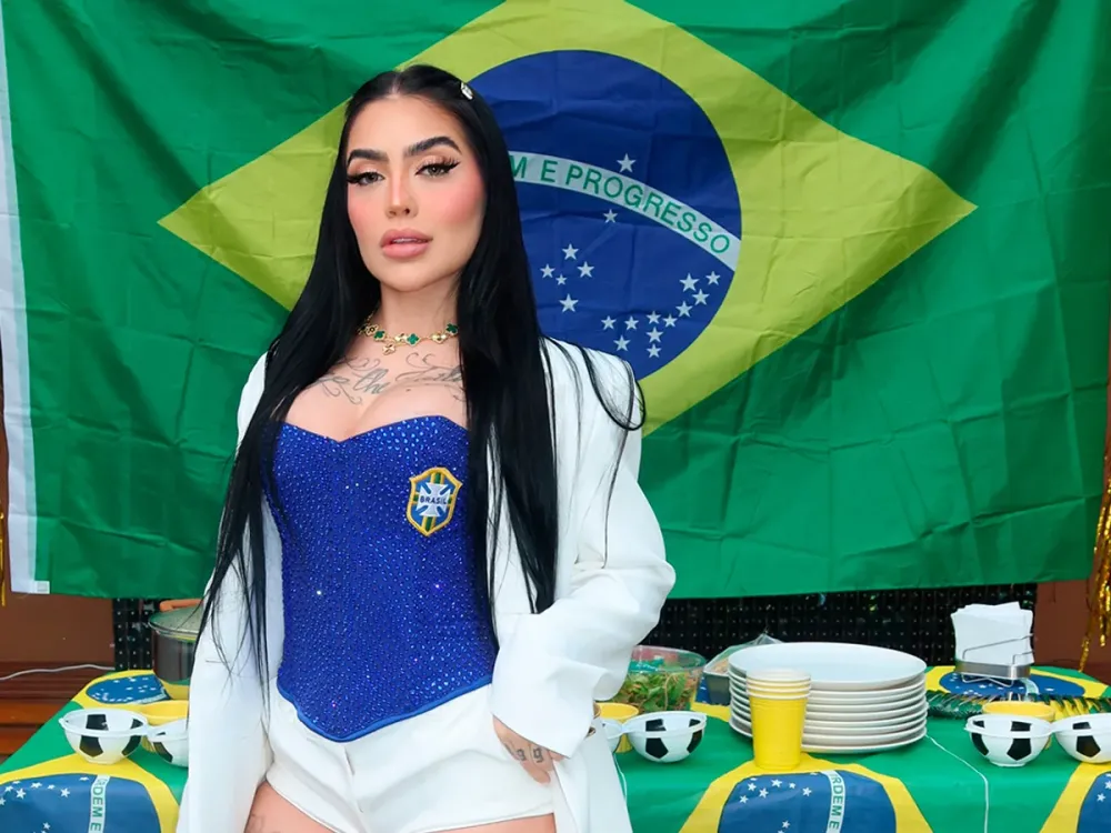MC Mirella apoia Flávio Bolsonaro, revela ataques e manda recado para “gays de esquerda”
