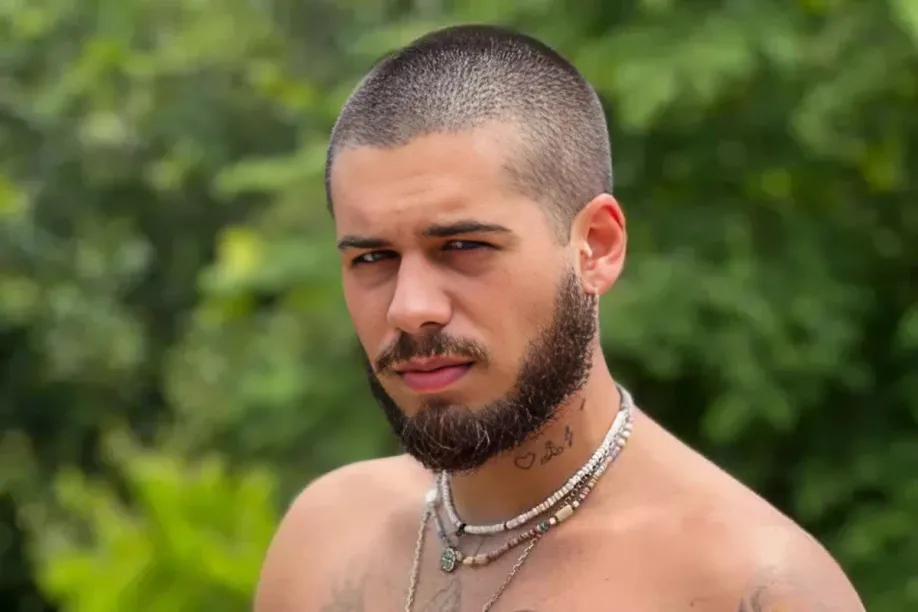 Zé Felipe perde a paciência com fake news sobre filha e dispara contra influencer: “Fico indignado”