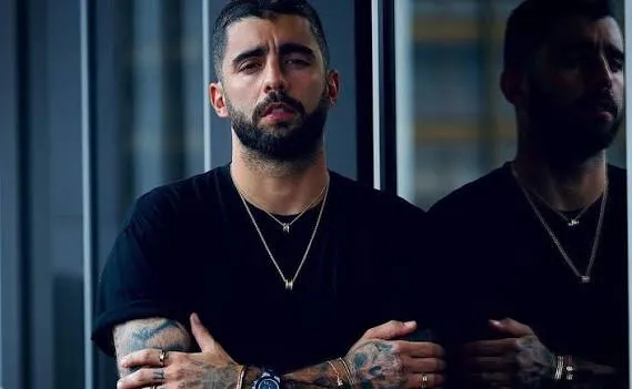 Pedro Scooby descobre dívida milionária e faz revelação dolorosa sobre o próprio pai: “Me abandonou”