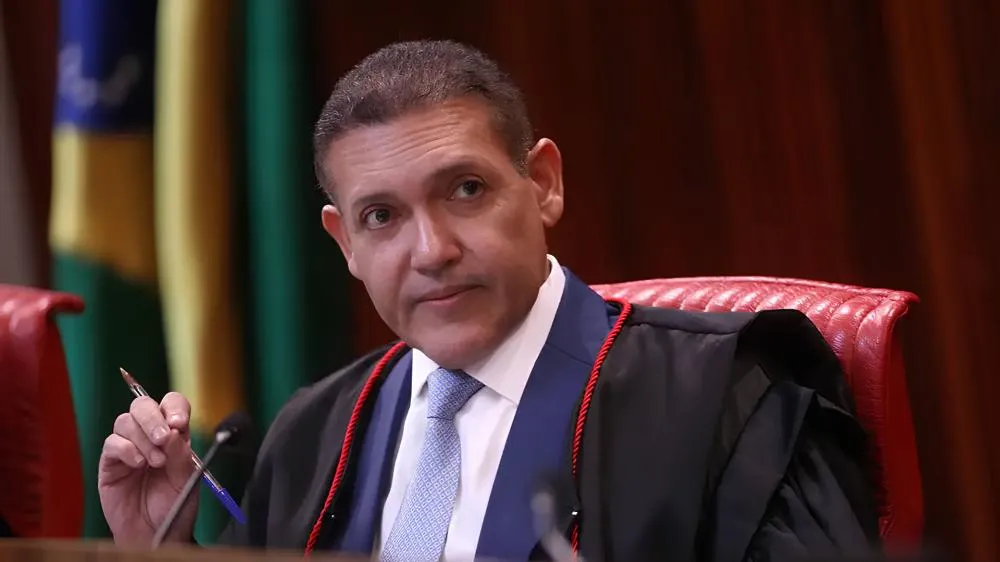 Nunes Marques suspende novos posts e manda Meta monitorar “Exército de Lula”