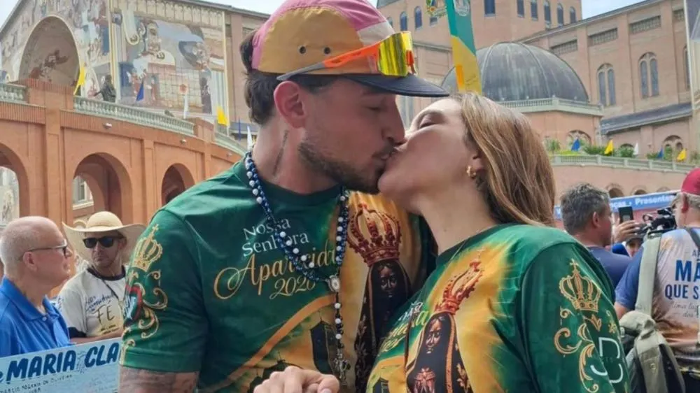 MC Gui surpreende namorada com pedido de casamento durante caminhada de 170 km até Aparecida