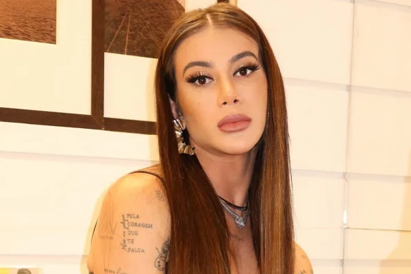 Apoline se revolta após filho de 2 anos ser alvo de ataques nas redes: “Estão passando dos limites”