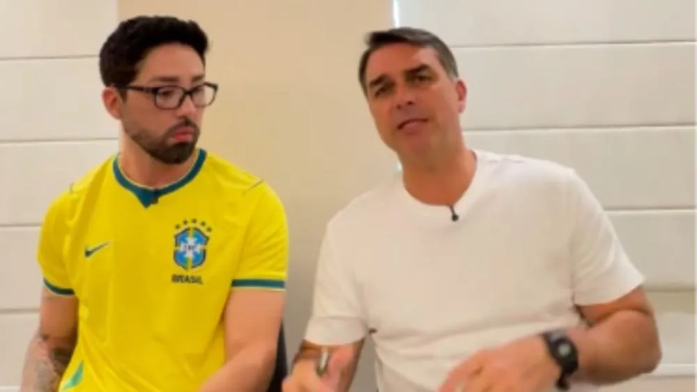Rico Melquiades encontra Flávio, abre espaço para candidato desmentir 'fake news' e brinca: “É gostoso”