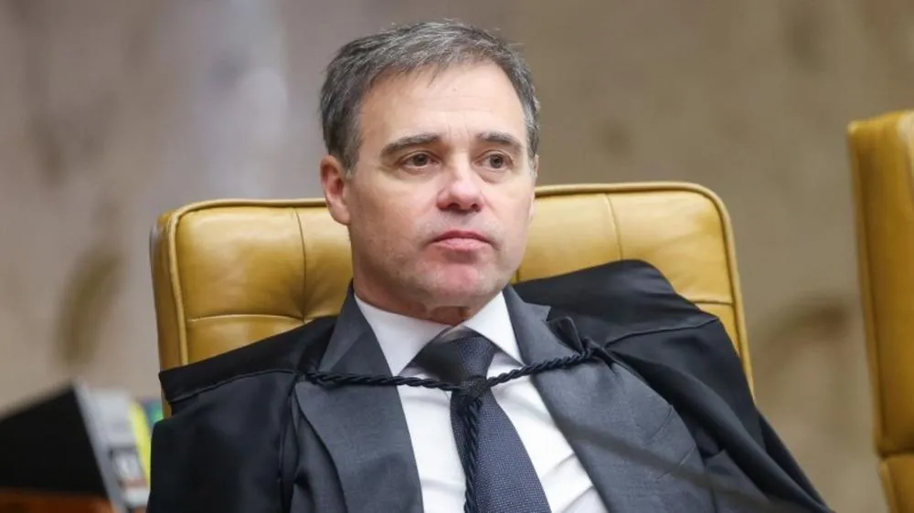 Mendonça será relator de pedido de Lula para abrir o próprio sigilo e de Flávio