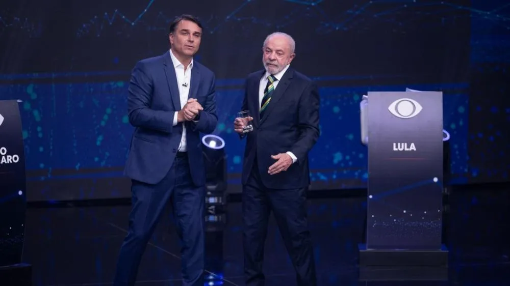 Campanha de Lula pede ao TSE cassação da chapa de Flávio Bolsonaro