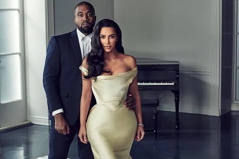 Kim Kardashian explica por que evitava expor o casamento polêmico com Kanye West: “Queria protegê-lo”