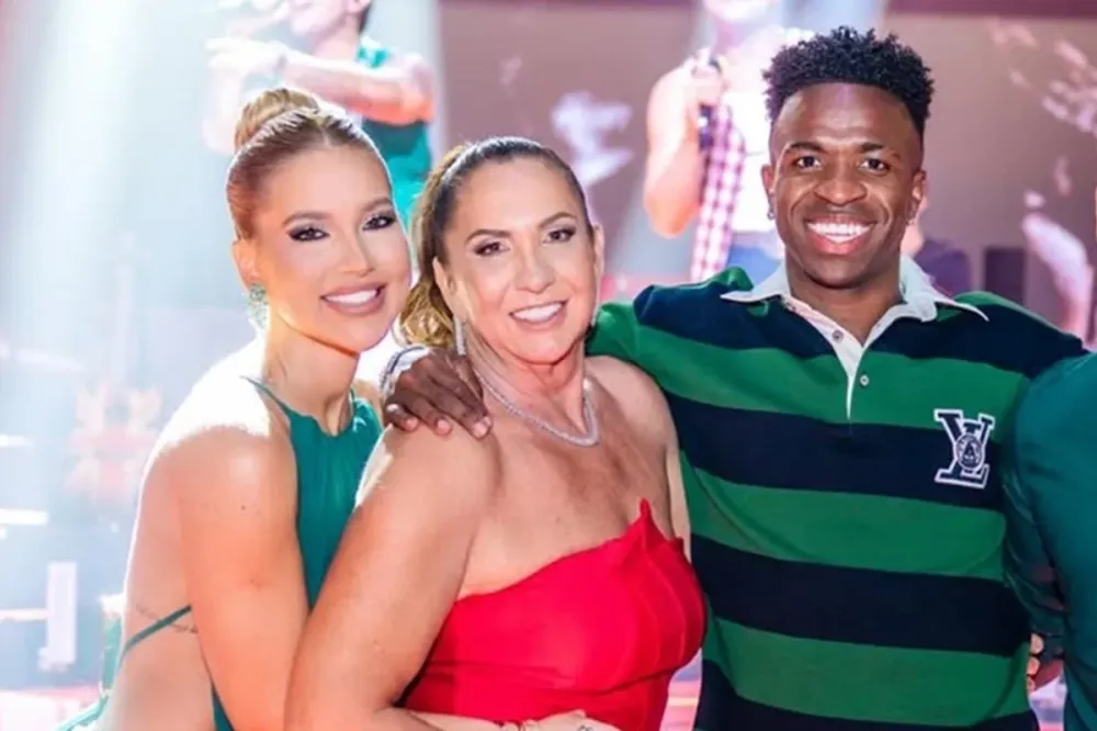 Mãe de Virginia Fonseca retribui unfollow de Vini Jr. e deixa de seguir o jogador após separação