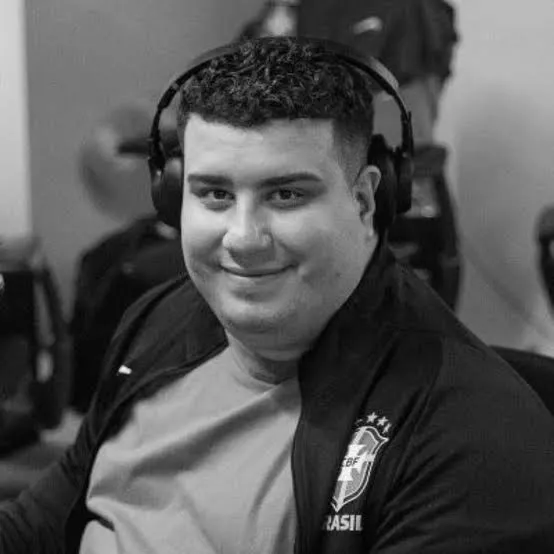Dedeco, famoso youtuber de futebol, morre aos 33 anos e deixa esposa grávida do primeiro filho