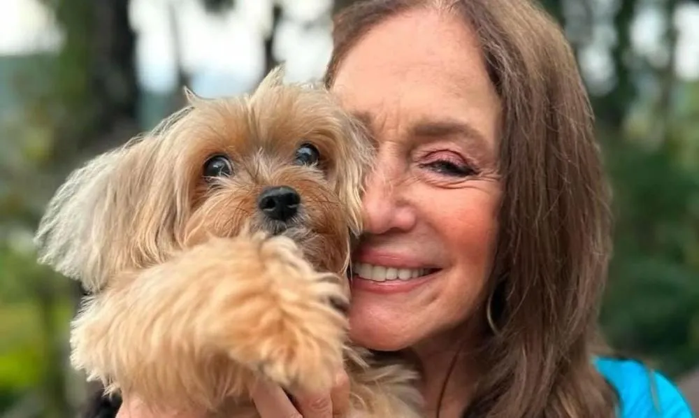 Em homenagem, Susana Vieira se despede de sua cachorrinha: “Te amarei pra sempre”