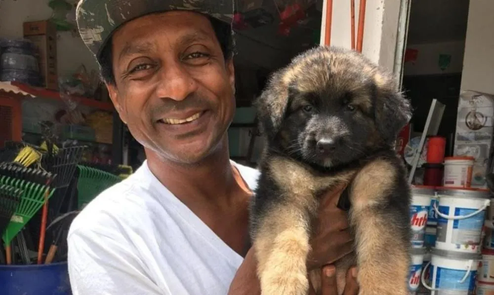 Ator Luís Miranda lamenta morte de cachorrinha e desabafa: “Dor que não sei nomear”