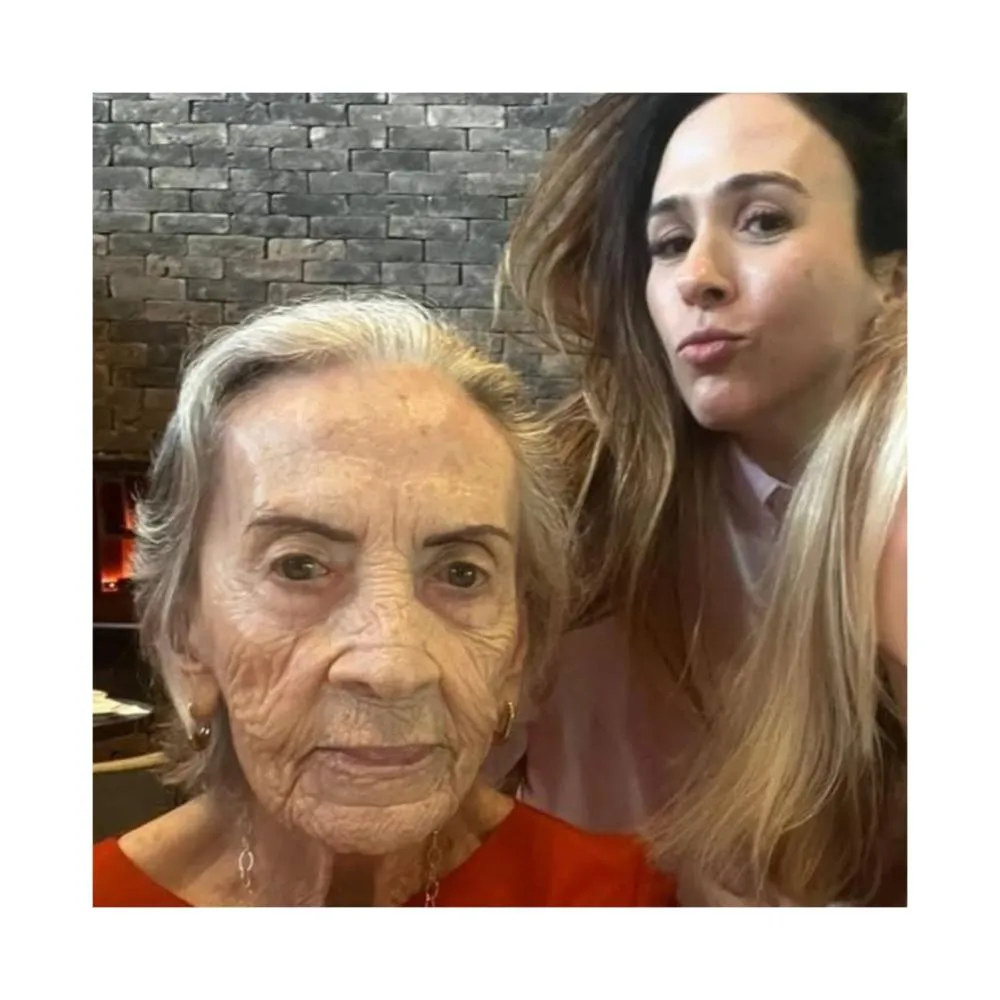 Tatá Werneck se despede de avó e lamenta: “Eu honro a sua passagem pela vida”