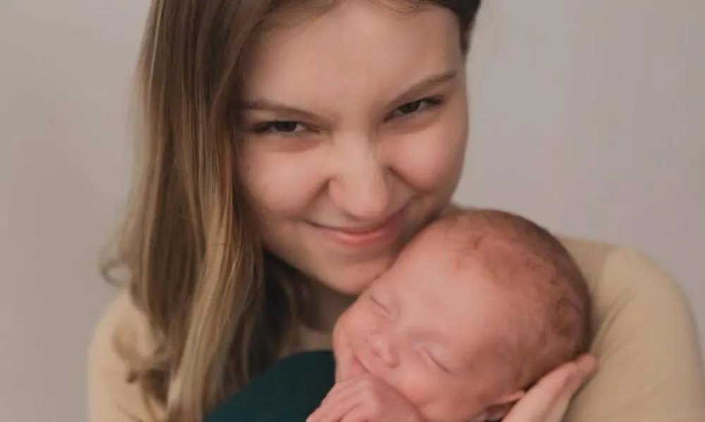 Isabel Veloso revela 1° clique do ensaio newborn do filho, Arthur; confira