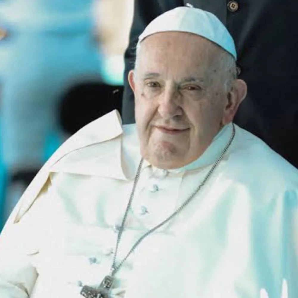 Estado de saúde do Papa Francisco apresenta melhoras, mas ainda é considerado complexo