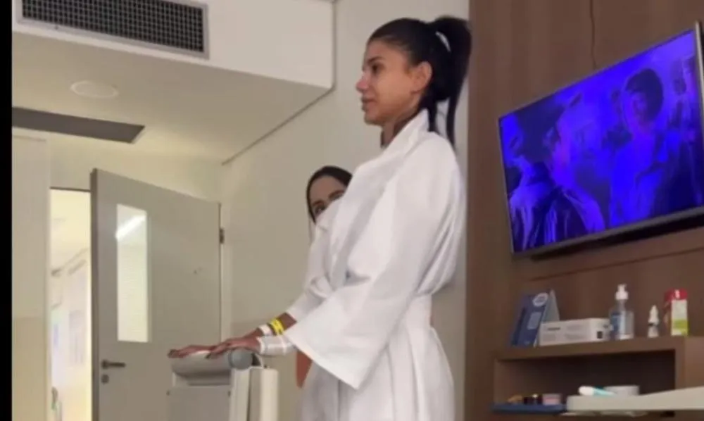 Jakelyne Oliveira, noiva de Mariano, inicia fisioterapia após descobrir cisto no crânio