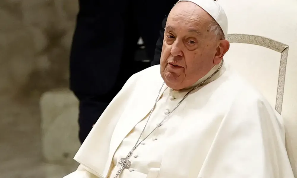 Papa Francisco não corre risco de morte, mas seu quadro clínico ainda preocupa, dizem os médicos. 