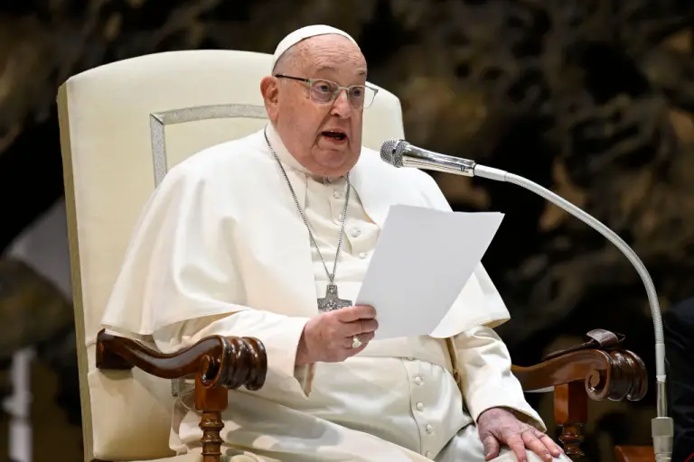 Vaticano informa que Papa Francisco teve uma “boa noite”, apesar de estado crítico