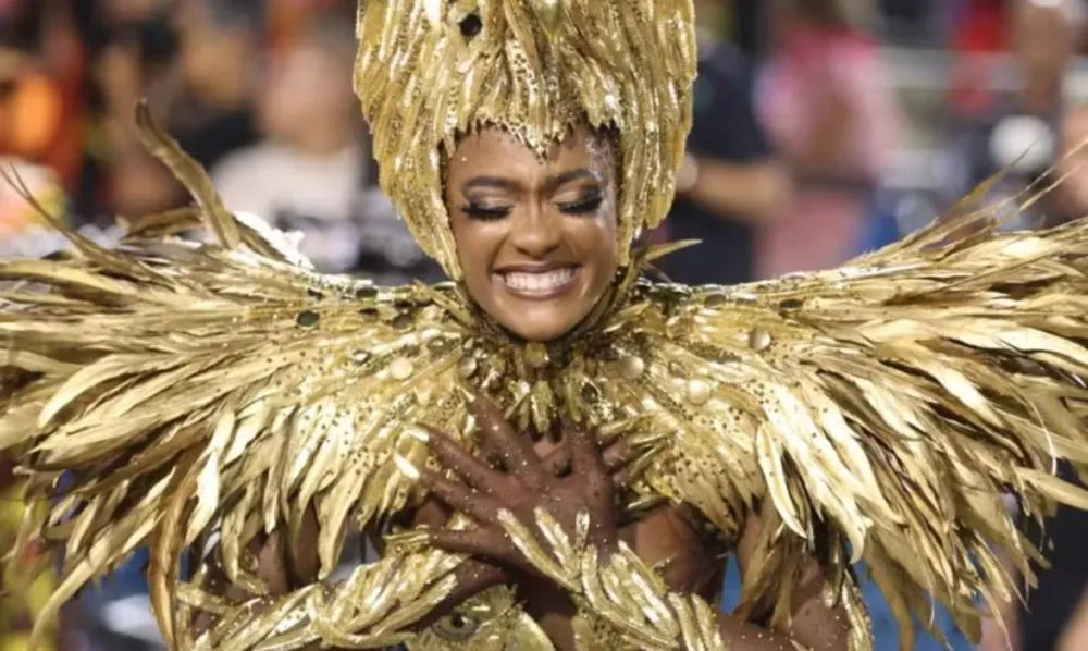 Fim de uma era! Erika Januza deixa a coroa de Rainha de Bateria: “Viradouro me pediu o cargo”