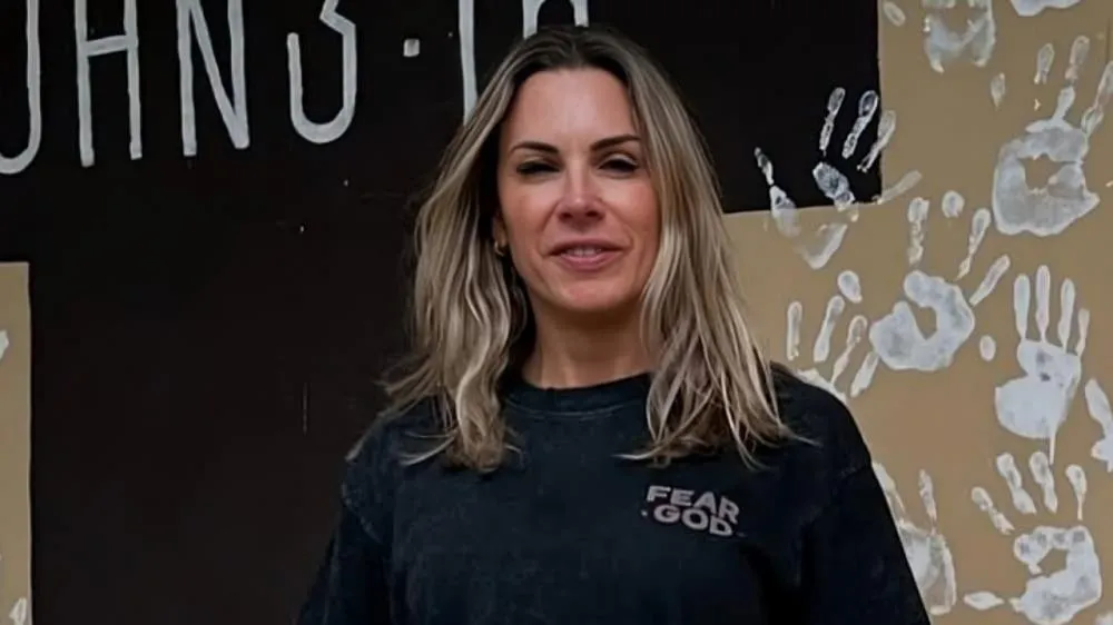 Joana Prado relembra o passado, fala sobre conversão e manda recado: “Um beijo da ex-Feiticeira”