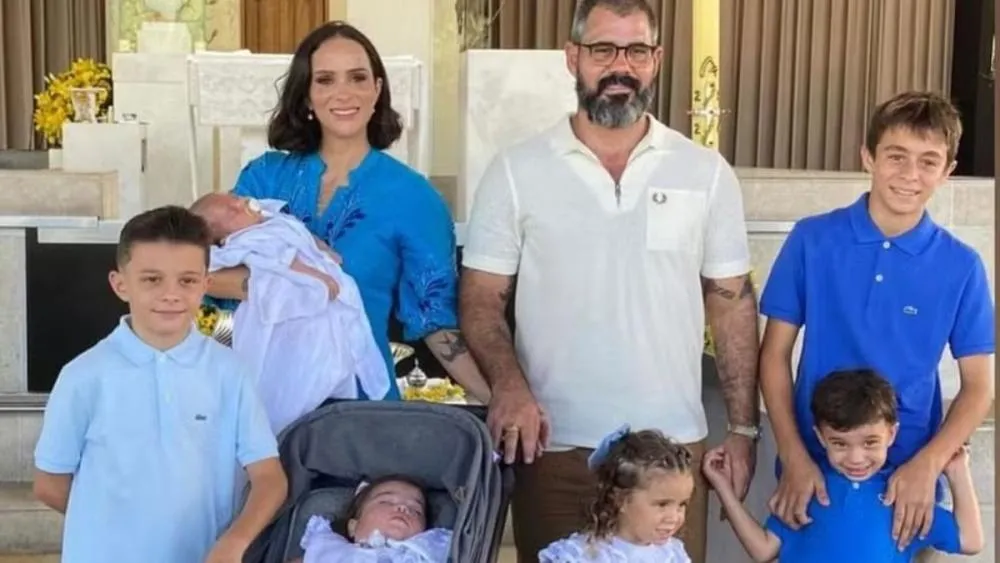 Mulher do ator Juliano Cazarré revela que 5 dos 6 filhos estão doentes
