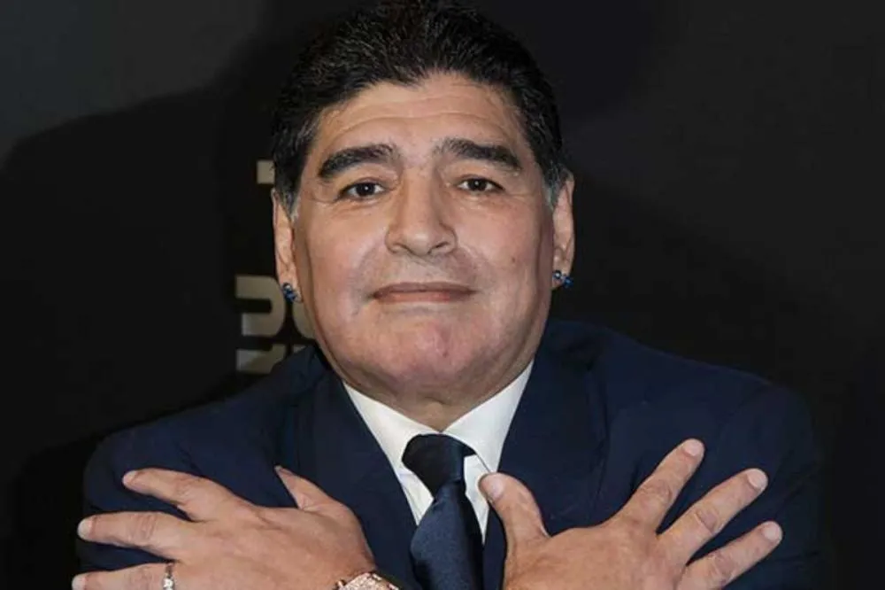 Casa onde Maradona faleceu vira alvo de acusações em meio a processo.
