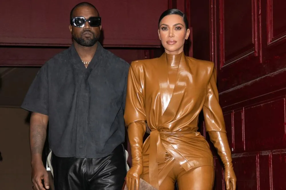 Kim Kardashian pode pedir a guarda exclusiva de seus filhos em meio a desentendimentos com Kanye West.