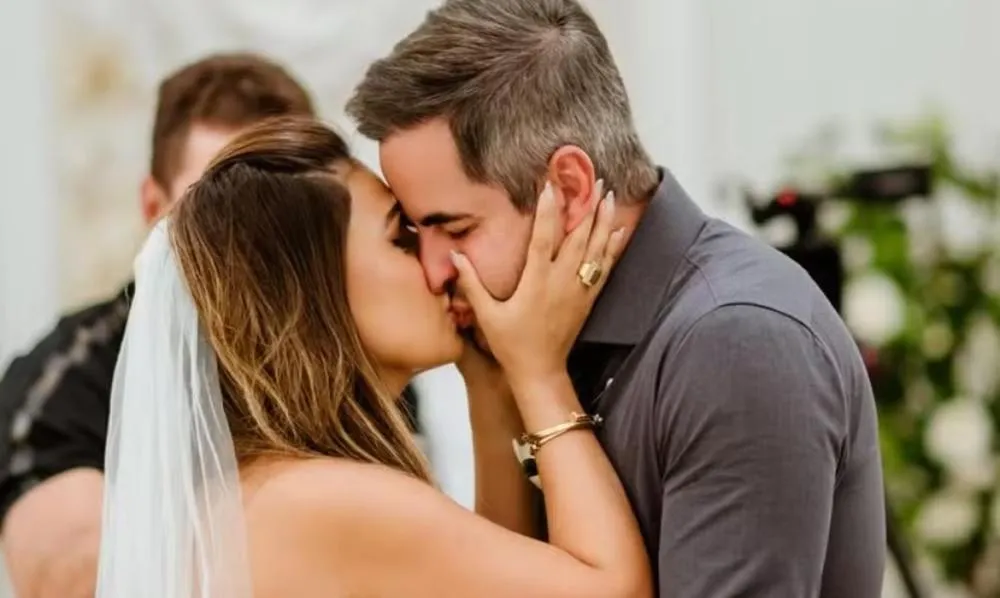 Pela terceira vez, Simone Mendes e Kaká Diniz renovam seus votos de casamento