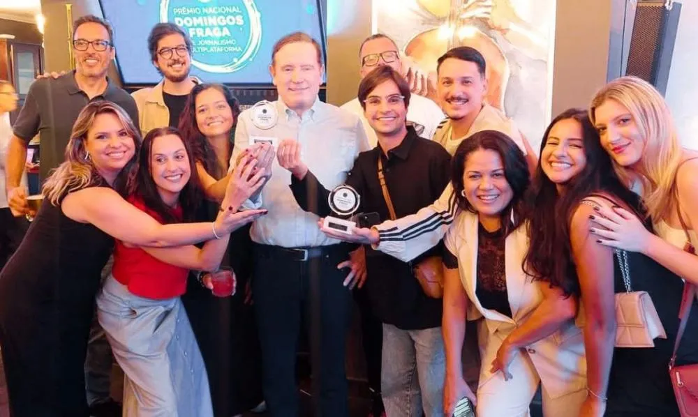 Roberto Cabrini e equipe vencem o Prêmio Domingos Fraga de Jornalismo em categoria especial