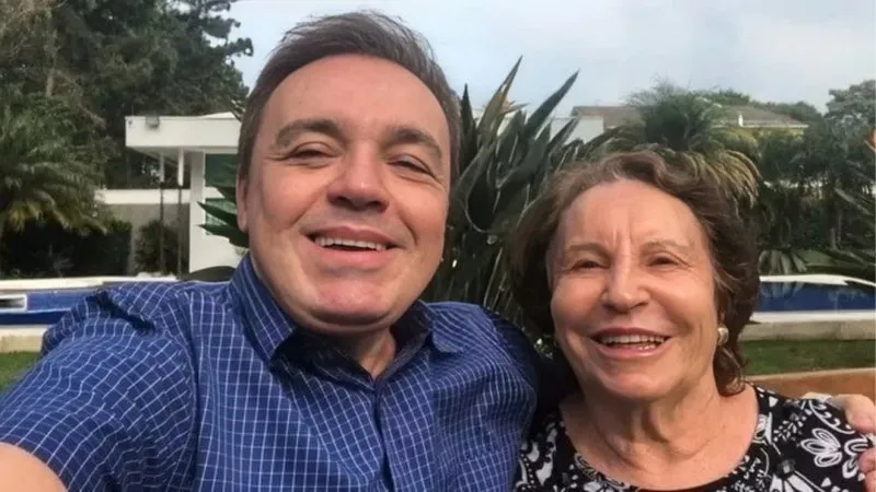 Maria do Céu, mãe de Gugu Liberato, recebe alta após seis dias de internação
