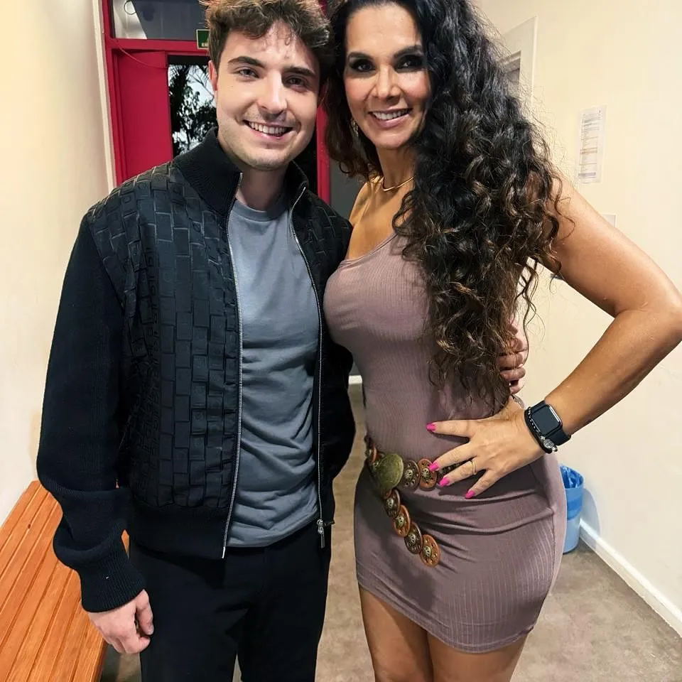 Luiza Ambiel se emociona ao gravar com filho de Gugu e relata semelhança com o pai: ‘É uma parte do Gugu ali“