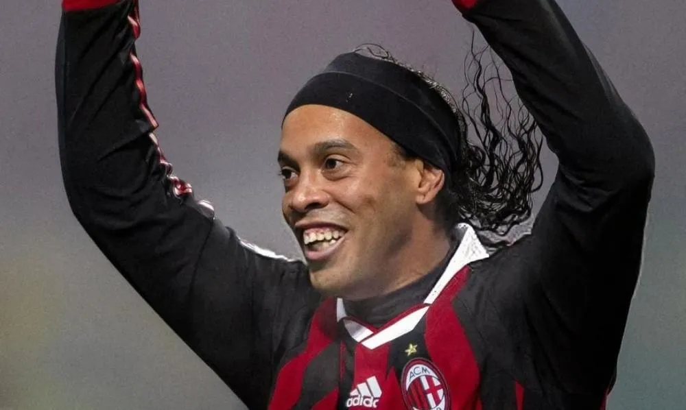 Ronaldinho Gaúcho: história e legado do craque que completa 45 anos