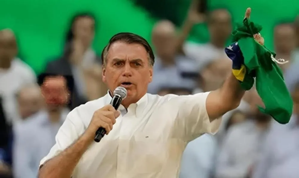 Globo interrompe programação e anuncia decisão do STF em tornar Bolsonaro e aliados réus por tentativa de golpe de Estado