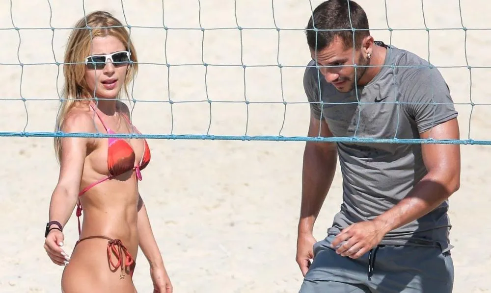 Jade Picon e André Lamoglia jogam futevôlei juntos em meio a rumores de romance