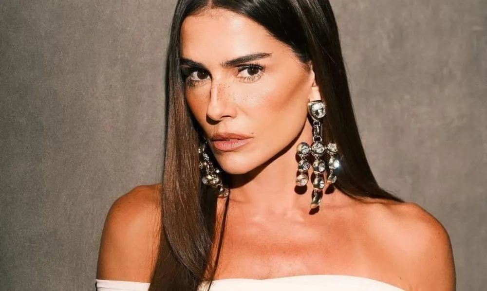 Em entrevista, Deborah Secco afirma que “namorou” com todos os homens com quem teve relação sexual