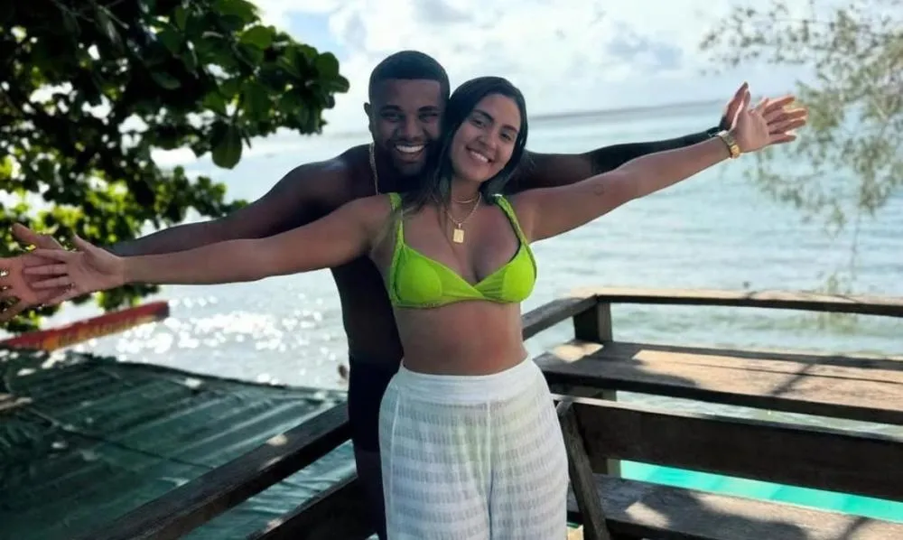 Após anúncio de gravidez, Davi Brito e namorada deixam de se seguir nas redes sociais