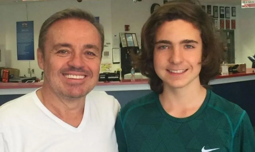 Filho de Gugu Liberato publica homenagem ao pai devido ao seu aniversário de 66 anos